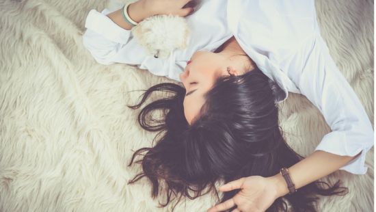 背骨が本当に休めるのは、あなたが眠っている間だけです